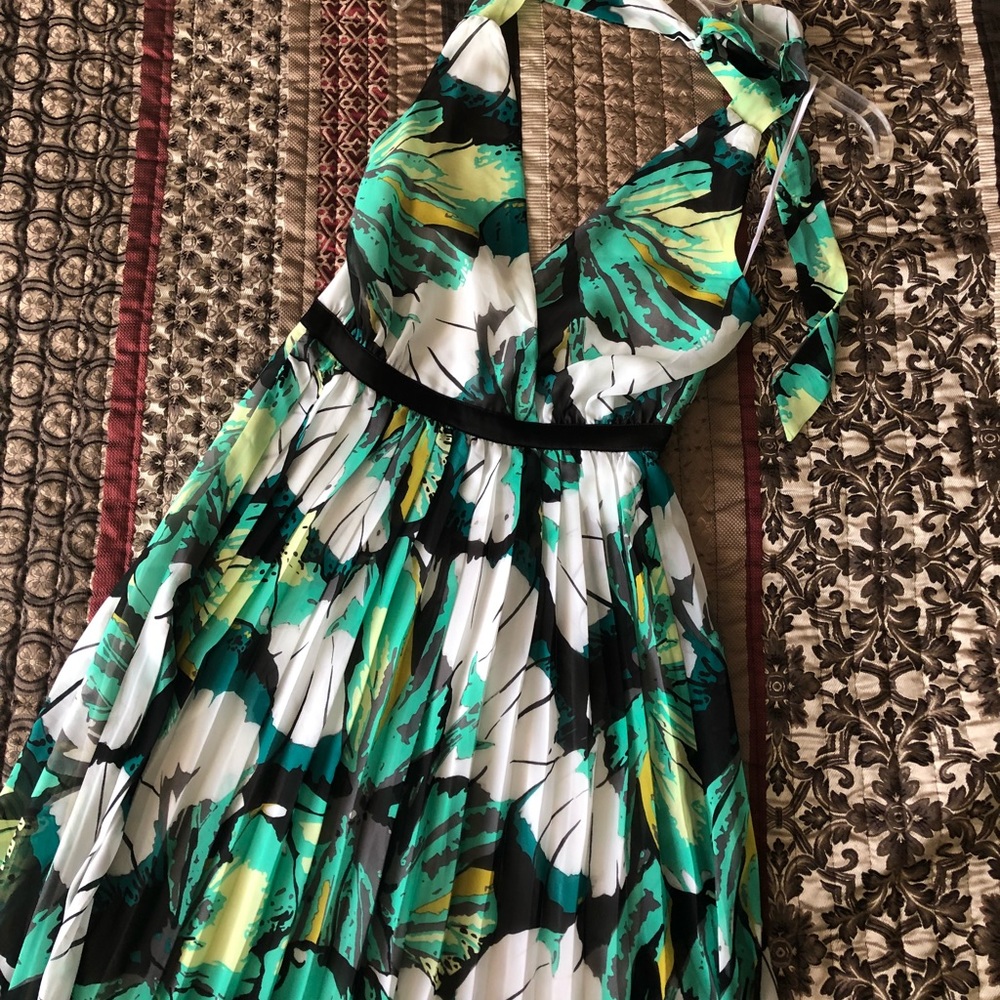 Green and White Leaf Print Maxi Dress